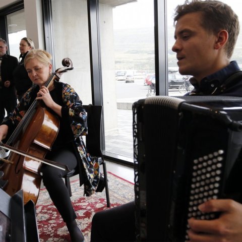 Ásdís Arnardóttir, sellóleikari, og harmonikkuleikarinn Jón Þorsteinn Reynisson.