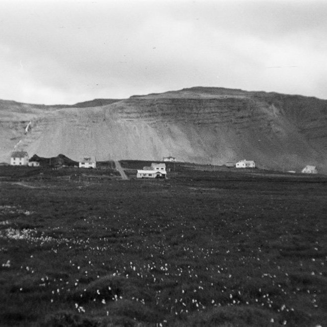 Ólafur Jónsson ráðunautur og rithöfundur tók þessa mynd. Margar ábendingar bárust um að þetta væru Reykhólar í Austur-Barðastrandasýslu, eins og svæðið kallaðist þá. Mynd / a1-04071-28 frá Minjasafninu á Akureyri
