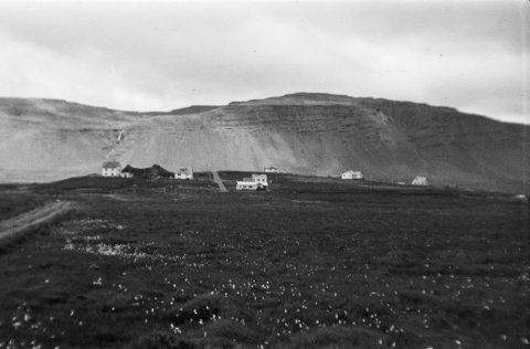 Ólafur Jónsson ráðunautur og rithöfundur tók þessa mynd. Margar ábendingar bárust um að þetta væru Reykhólar í Austur-Barðastrandasýslu, eins og svæðið kallaðist þá. Mynd / a1-04071-28 frá Minjasafninu á Akureyri