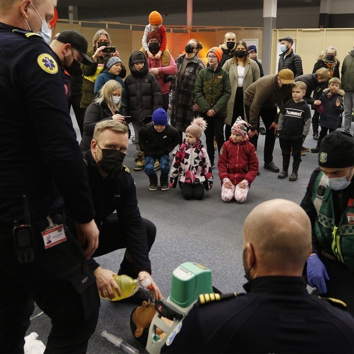 112 dagurinn, 11. febrúar 2022 – Slökkvilið Akureyrar var með sýningu á Glerártorgi í tilefni dagsins, þar sem kynntar voru aðferðir við reykköfun, björgun og endurlífgun, liðið kynnti auk þess ýmsan búnað sem það notar