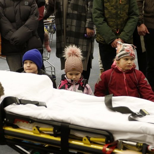 112 dagurinn, 11. febrúar 2022 – Slökkvilið Akureyrar var með sýningu á Glerártorgi í tilefni dagsins, þar sem kynntar voru aðferðir við reykköfun, björgun og endurlífgun, liðið kynnti auk þess ýmsan búnað sem það notar