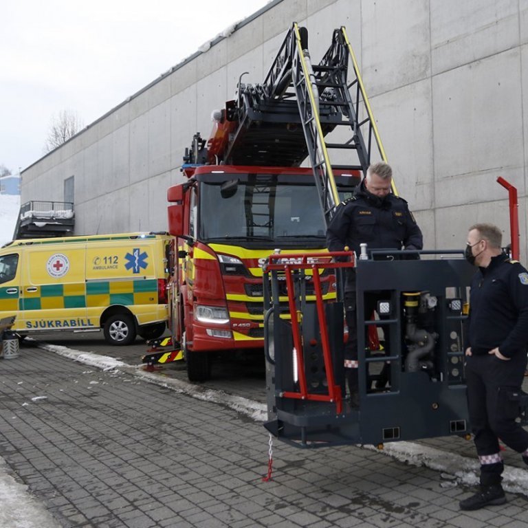 112 dagurinn, 11. febrúar 2022 – Slökkvilið Akureyrar var með sýningu á Glerártorgi í tilefni dagsins, þar sem kynntar voru aðferðir við reykköfun, björgun og endurlífgun, liðið kynnti auk þess ýmsan búnað sem það notar