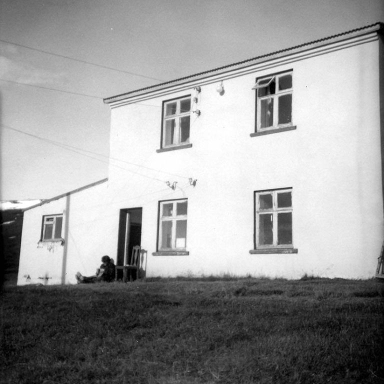 Þetta er bærinn Langavatn í Reykjahverfi, Suður-Þingeyjarsýslu / m-stae1-6737  frá Minjasafninu á Akureyri