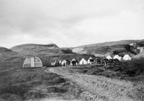 Bjarkalundur í Reykhólahreppi. Þetta mun fyrsta húsnæðið sem Barðstrendingafélagið kom upp, árið 1945 til veitingasölu. - / m-stae1-16486 frá Minjasafninu á Akureyri