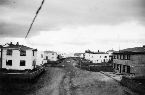 Margir lesendur vissu að þetta er á Höfn í Hornafirði en nánari upplýsingar hafa ekki borist. - / m-stae1-17479 frá Minjasafninu á Akureyri