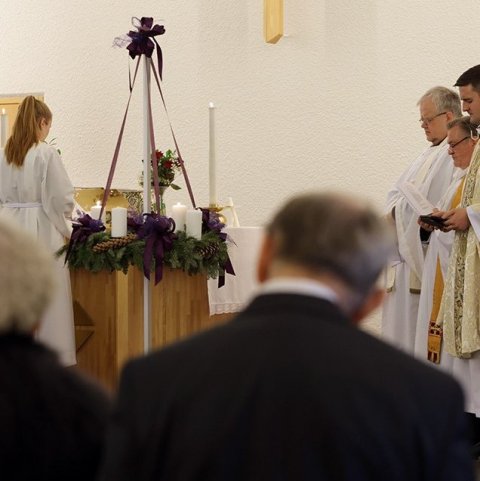 Hátíðarmessa í Glerárkirkju – 30 ára vígsluafmæli, séra Helga Bragadóttir, sr. Jón Ármann Gíslason prófastur, sr. Gunnlaugur Garðarsson og sr. Sindri Geir Óskarsson sóknarprestur