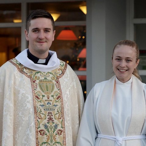 Hátíðarmessa í Glerárkirkju – 30 ára vígsluafmæli, sr. Sindri Geir Óskarsson sóknarprestur og sr. Helga Bragadóttir