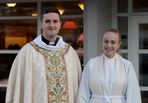 Hátíðarmessa í Glerárkirkju – 30 ára vígsluafmæli, sr. Sindri Geir Óskarsson sóknarprestur og sr. Helga Bragadóttir