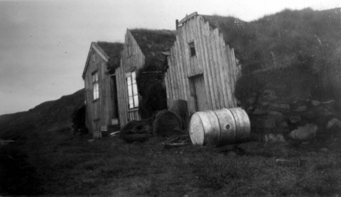 Ekkert er vitað um mynd dagsins að þessu sinni; hvorki nafn ljósmyndarans né hvar myndin er tekin. Þeir sem kunna að búa yfir upplýsingum um myndina vinsamlega hafi samband við Minjasafnið á Akureyri, á netfangið hg@minjasafnid.is - Minjasafnið á Akureyri / Album 078-089