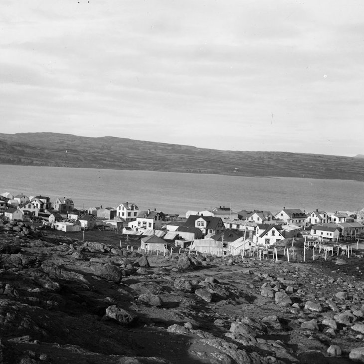 Hólmavík. Guðmundur Trjámannsson, ljósmyndari á Akureyri, tók þessa mynd. Minjasafnið á Akureyri / 15-15037