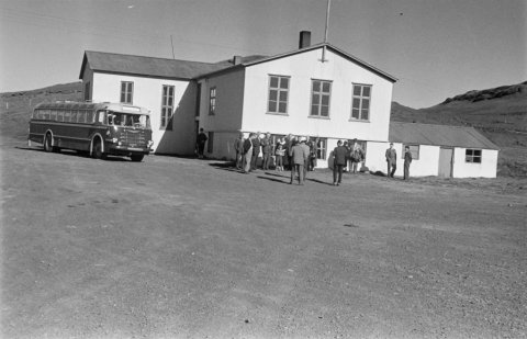 Ásaskóli í Gnúpverjahreppi. Ólafur Jónsson, ráðunautur og rithöfundur,  tók þessa mynd. a1-04053-07 frá Minjasafninu á Akureyri