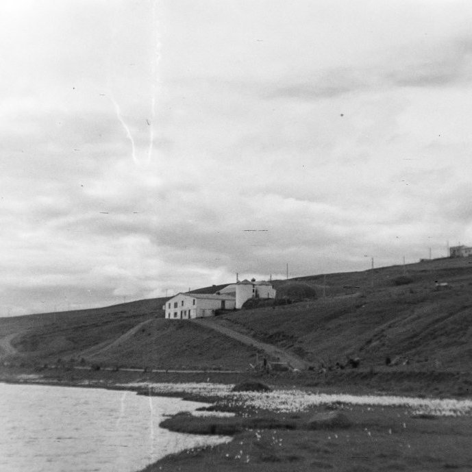 Ólafur Jónsson ráðunautur og rithöfundur tók myndina. Þetta er Galtalækur við Akureyrarflugvöll.