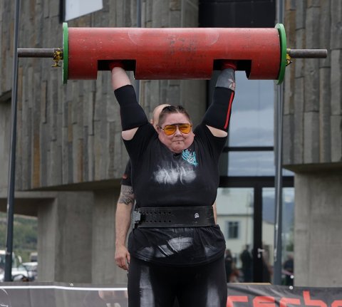 Íslandsmót í drumbalyftu – Ragnheiður Jónasdóttir sigraði örugglega, lyfti 101 kg sem er Íslandsmet