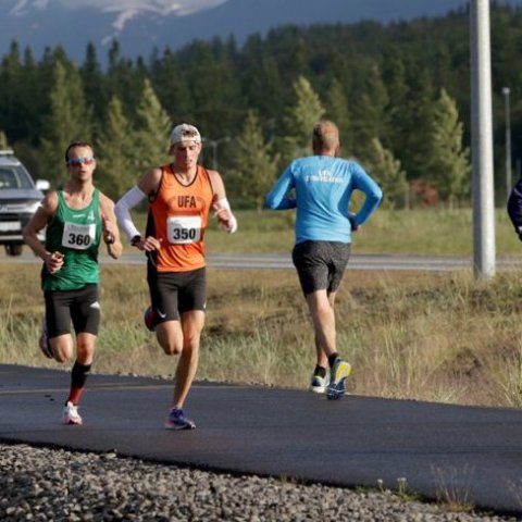 Baldvin Þór Magnússon og Arnar Pétursson, sem átti gamla brautarmetið og varð í öðru sæti að þessu sinni. Ljósmynd: Skapti Hallgrímsson