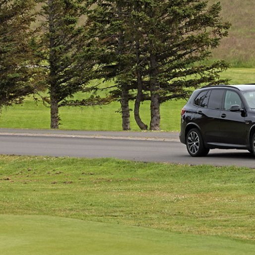 Tumi Hrafn Kúld undirbýr pútt á 2. braut síðasta daginn.