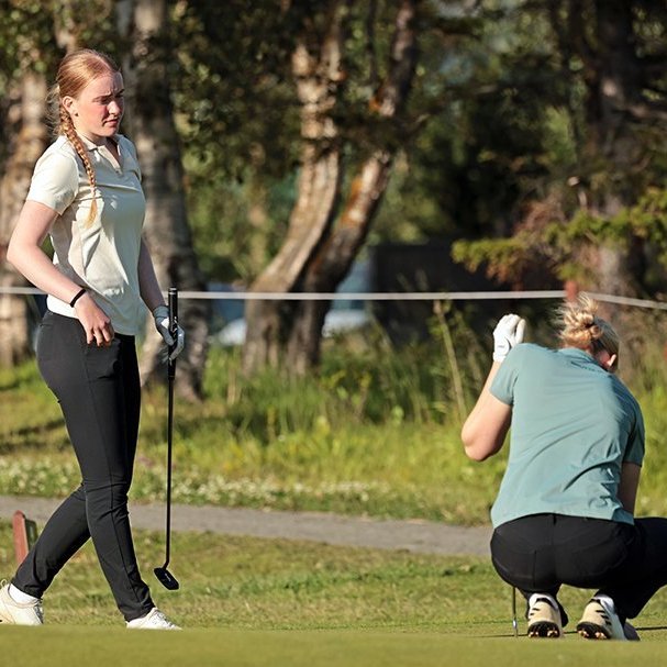 Lilja Maren Jónsdóttir og Kara Líf Antonsdóttir