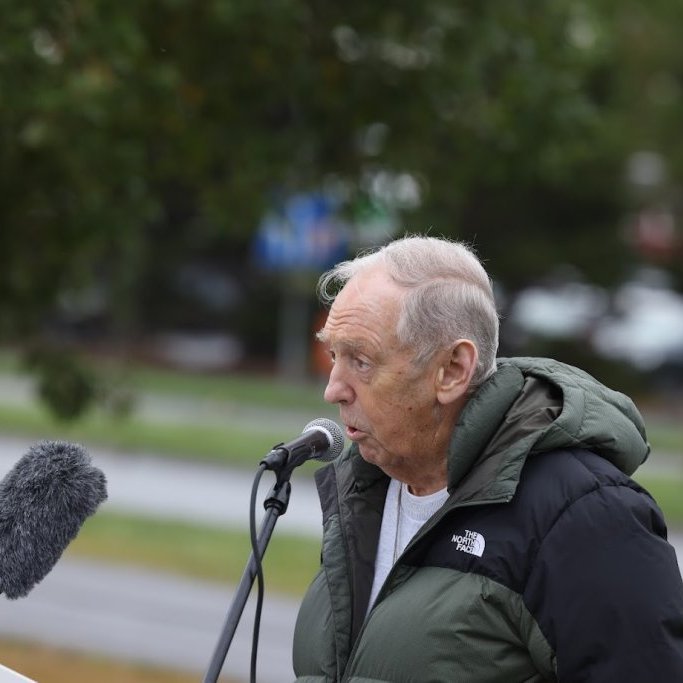 Akureyrarvaka 2025 - Glæsilegt líkan af Harðbak EA 3, einum síðutogara Útgerðarfélags Akureyringa, afhjúpað á Torfunefsbryggju. Mynd: Hilmar Friðjónsson