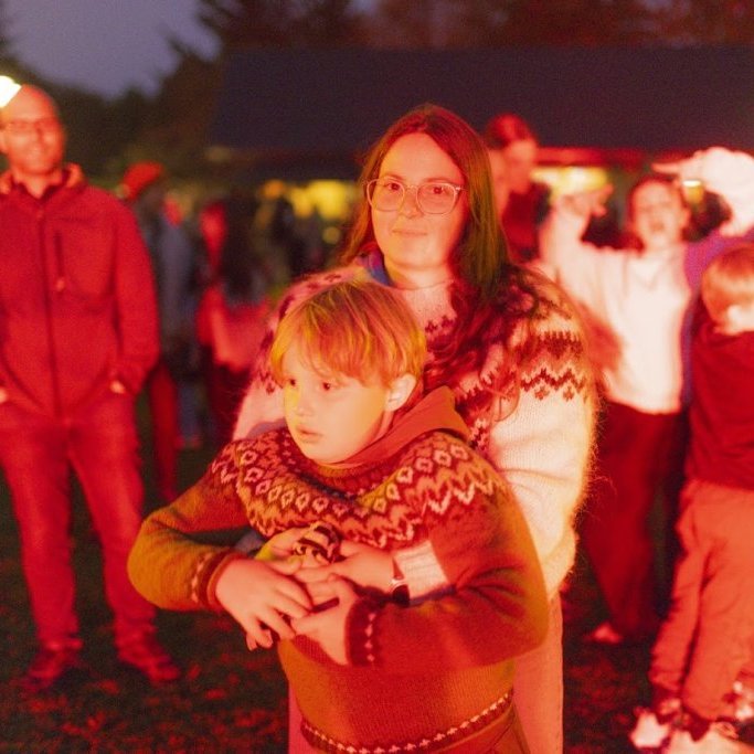 Akureyrarvaka 2025 - Setningarathöfnin Rökkurró í Lystigarðinum á afmælisdegi Akureyrarbæjar, föstudagskvöldið 29. ágúst. Mynd: Hilmar Friðjónsson