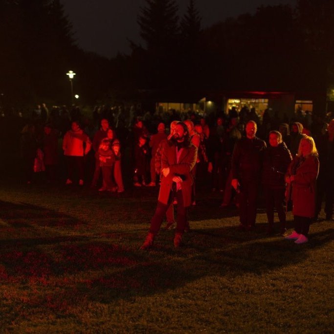 Akureyrarvaka 2025 - Setningarathöfnin Rökkurró í Lystigarðinum á afmælisdegi Akureyrarbæjar, föstudagskvöldið 29. ágúst. Mynd: Hilmar Friðjónsson