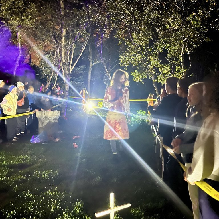 Akureyrarvaka 2025 - Draugaslóð á Hamarkotstúni á föstudagskvöldi. Mynd: Rakel Hinriksdóttir