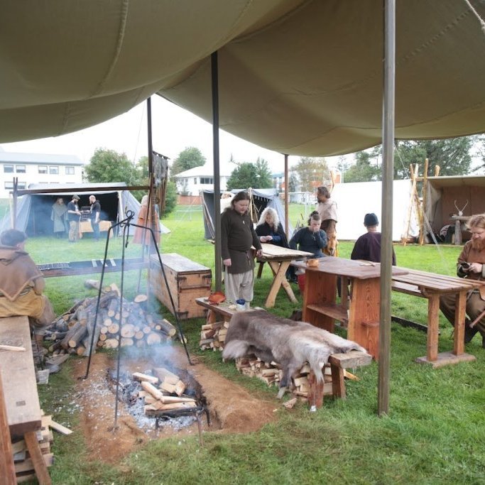 Akureyrarvaka 2025 - Víkingatjaldbúðir á MA túninu. Mynd: Hilmar Friðjónsson