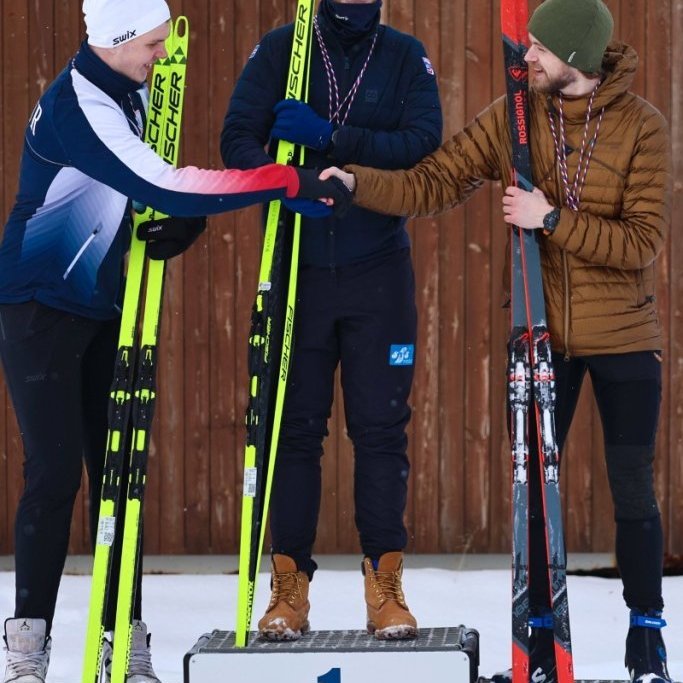 Fyrsta bikarmót ársins í skíðaskotfimi sem haldið var í Hlíðarfjalli. Þá var í fyrsta sinn á Íslandi skotið standandi og liggjandi með laser rifflum. Mynd: Anastasiia LeoNova Kramarenko.