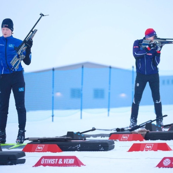 Fyrsta bikarmót ársins í skíðaskotfimi sem haldið var í Hlíðarfjalli. Þá var í fyrsta sinn á Íslandi skotið standandi og liggjandi með laser rifflum. Mynd: Anastasiia LeoNova Kramarenko.