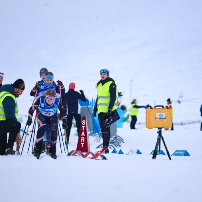 Fyrsta bikarmót ársins í skíðaskotfimi sem haldið var í Hlíðarfjalli. Þá var í fyrsta sinn á Íslandi skotið standandi og liggjandi með laser rifflum. Mynd: Anastasiia LeoNova Kramarenko.
