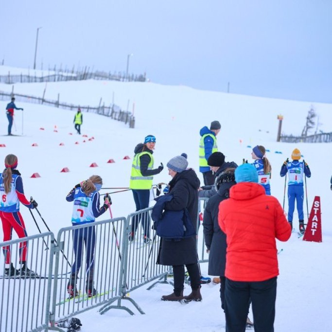 Fyrsta bikarmót ársins í skíðaskotfimi sem haldið var í Hlíðarfjalli. Þá var í fyrsta sinn á Íslandi skotið standandi og liggjandi með laser rifflum. Mynd: Anastasiia LeoNova Kramarenko.