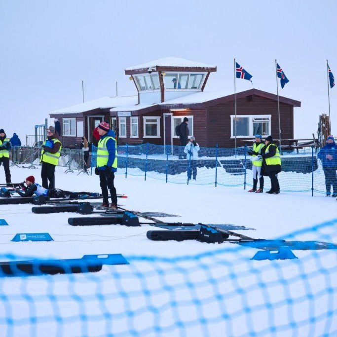 Fyrsta bikarmót ársins í skíðaskotfimi sem haldið var í Hlíðarfjalli. Þá var í fyrsta sinn á Íslandi skotið standandi og liggjandi með laser rifflum. Mynd: Anastasiia LeoNova Kramarenko.
