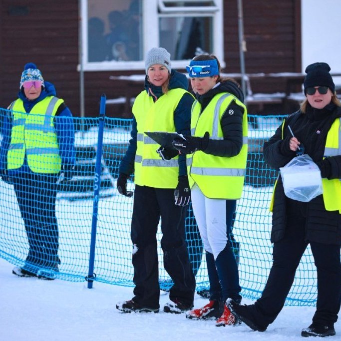 Fyrsta bikarmót ársins í skíðaskotfimi sem haldið var í Hlíðarfjalli. Þá var í fyrsta sinn á Íslandi skotið standandi og liggjandi með laser rifflum. Mynd: Anastasiia LeoNova Kramarenko.