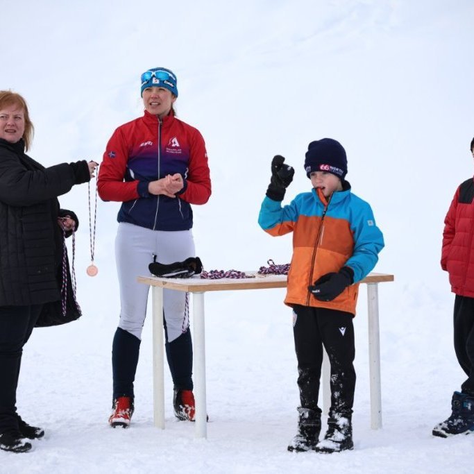 Fyrsta bikarmót ársins í skíðaskotfimi sem haldið var í Hlíðarfjalli. Þá var í fyrsta sinn á Íslandi skotið standandi og liggjandi með laser rifflum. Mynd: Anastasiia LeoNova Kramarenko.