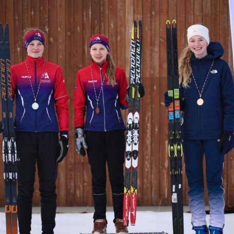 Fyrsta bikarmót ársins í skíðaskotfimi sem haldið var í Hlíðarfjalli. Þá var í fyrsta sinn á Íslandi skotið standandi og liggjandi með laser rifflum. Mynd: Anastasiia LeoNova Kramarenko.