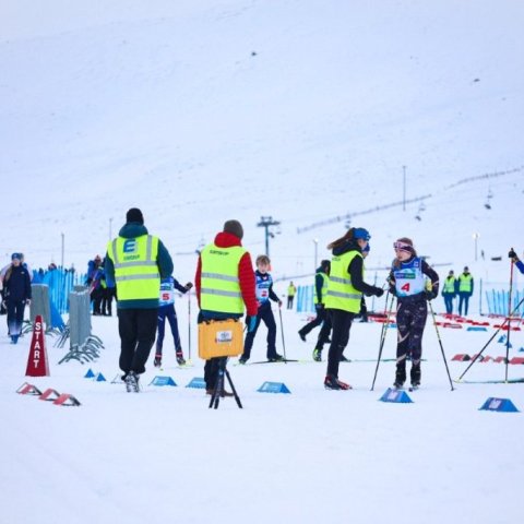 Fyrsta bikarmót ársins í skíðaskotfimi sem haldið var í Hlíðarfjalli. Þá var í fyrsta sinn á Íslandi skotið standandi og liggjandi með laser rifflum. Mynd: Anastasiia LeoNova Kramarenko.