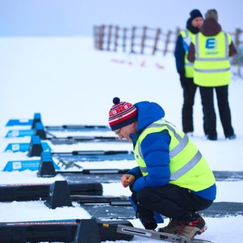 Fyrsta bikarmót ársins í skíðaskotfimi sem haldið var í Hlíðarfjalli. Þá var í fyrsta sinn á Íslandi skotið standandi og liggjandi með laser rifflum. Mynd: Anastasiia LeoNova Kramarenko.