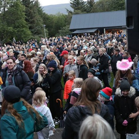 Páll Óskar í Lystigarðinum. Ljósmynd: Hilmar Friðjónsson