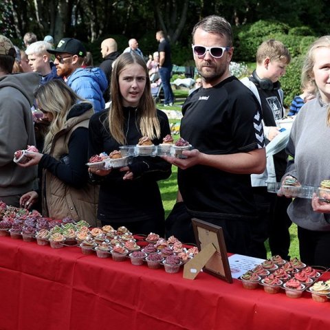 Mömmur og möffins í Lystigarðinum. Ljósmynd: Skapti Hallgrímsson