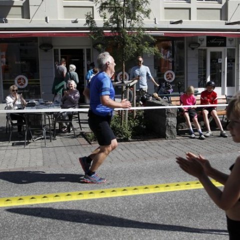 Unnar Jónsson kemur í mark eftir 18 km. © Skapti Hallgrímsson