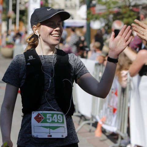 Kristín Ása Þórisdóttir nýkomin í mark eftir að hafa hlaupið 18 km. © Skapti Hallgrímsson