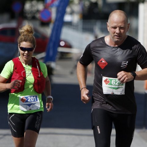 Kristín Kristjánsdóttir (28 km) og Rúnar Hermannsson (18 km) koma í mark. © Skapti Hallgrímsson