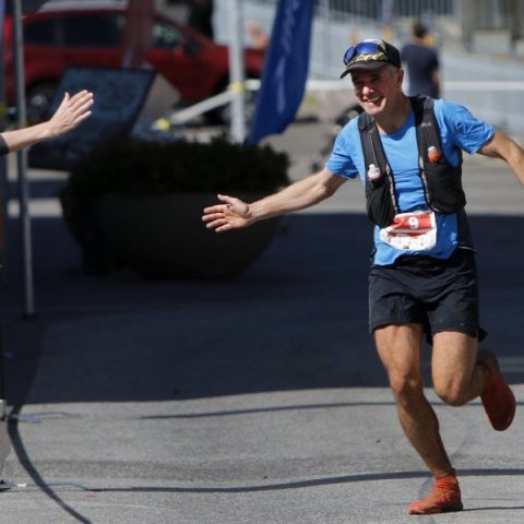 Sigurður Kiernan nálgast markið eftir 55 km hlaup. © Skapti Hallgrímsson