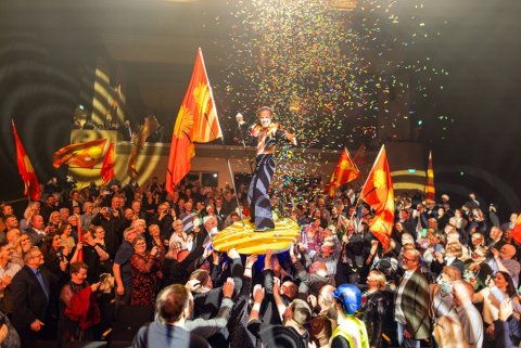 Kristján Ingimarsson sló í gegn á brimbrettinu! Ljósmynd: Daníel Starrason