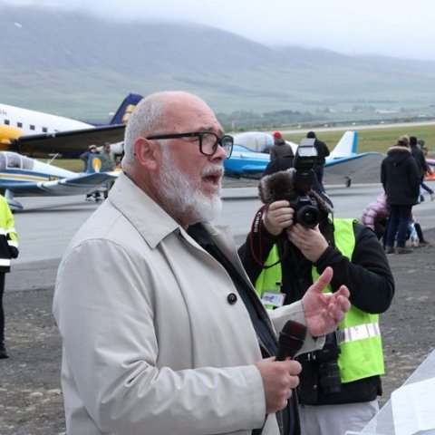 Flugdagur Flugsafns Íslands 2026. Logi Einarsson menntamálaráðherra setti hátíðina. Mynd: Þorgeir Baldursson