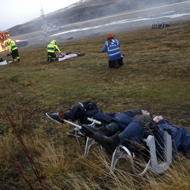 Fjölmenn flugslysaæfing á Akureyrarflugvelli
