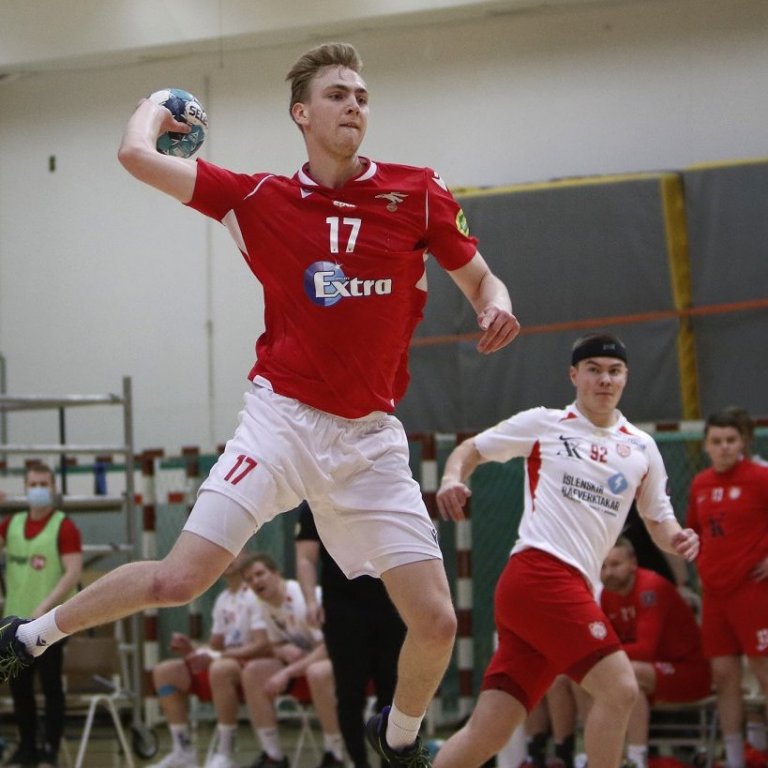 Þór sigrar Val