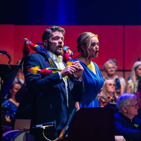 Kristján Jóhannesson og Hildigunnur Einarsdóttir, tvö af fjórum einsöngvurum Óperunnar. Söngdagskráin „Undir sömu stjörnu“ – Frumraun Óperunnar, nýrrar þjóðaróperu, var í menningarhúsinu Hofi á Akureyri. Mynd: Barði Westin