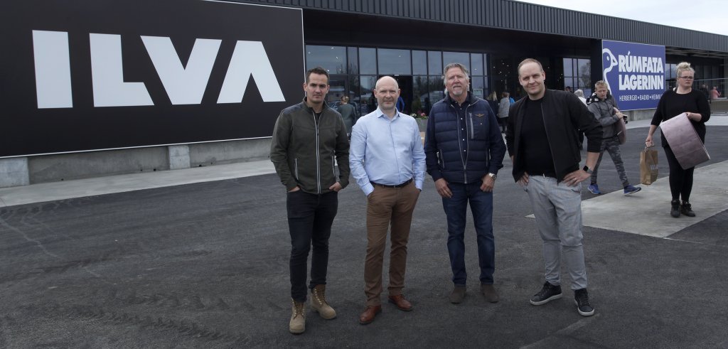 Ari Pétursson, verkefnastjóri hjá Klettási, Þórarinn Ólafsson forstjóri Lagerinn Iceland, móðurfélags Ilva og Rúmfatalagersins, Pétur Bjarnason forstjóri Klettás og Björn Ingi Vilhjálmsson, framkvæmdastjóri Rúmfatalagersins.