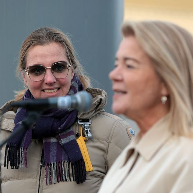 Ásthildur Sturludóttir, bæjarstjóri, og Ólöf Inga Andrésdóttir, skólastjóri. Ljósmynd: Skapti Hallgrímsson