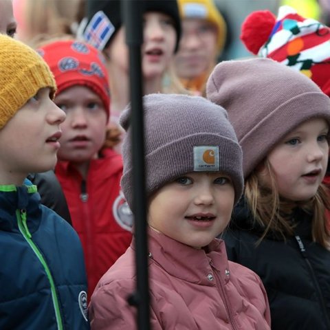 Glæsilegt leiksvæði við Síðuskóla tekið í notkun. Ljósmynd: Skapti Hallgrímsson