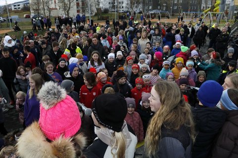 Glæsilegt leiksvæði við Síðuskóla tekið í notkun. Ljósmynd: Skapti Hallgrímsson